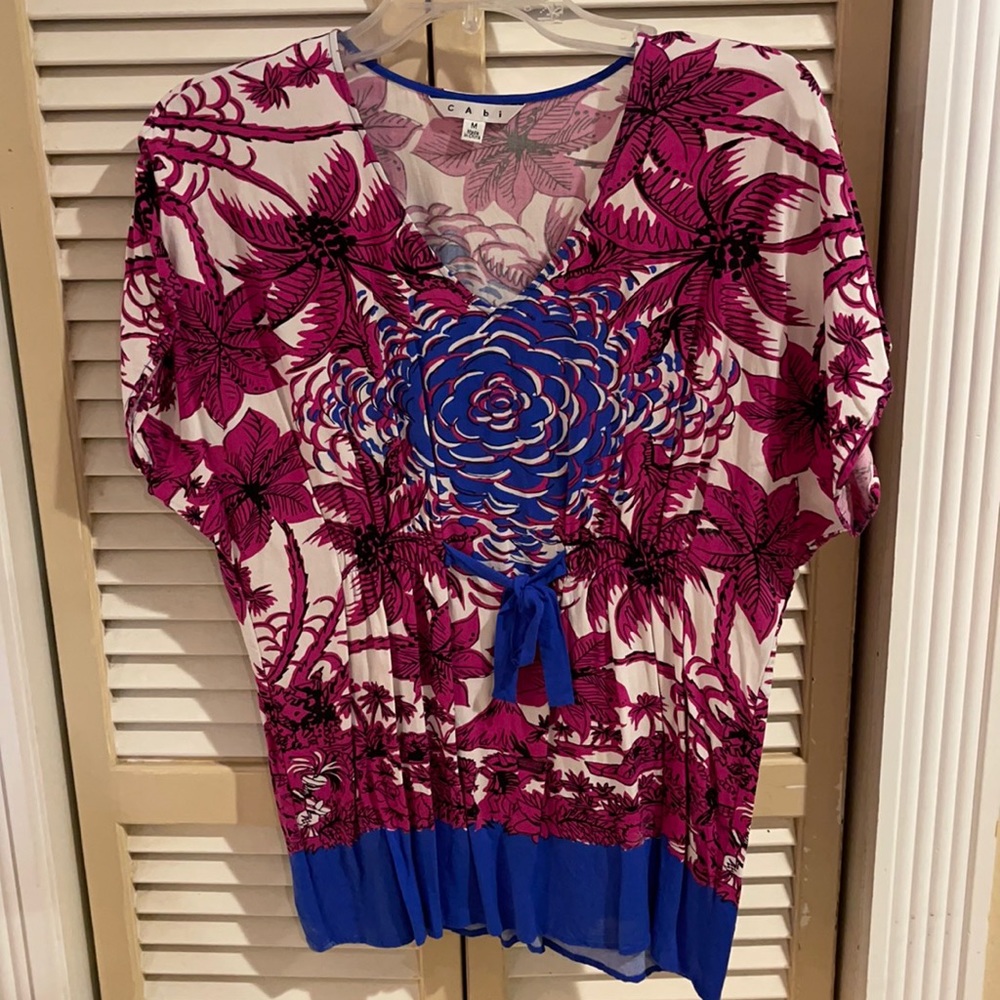 Cabi Style # 193. Tunic Top. Floral. Tie front